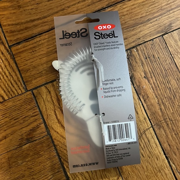 Oxo drink strainer — NWT - Picture 2 of 2